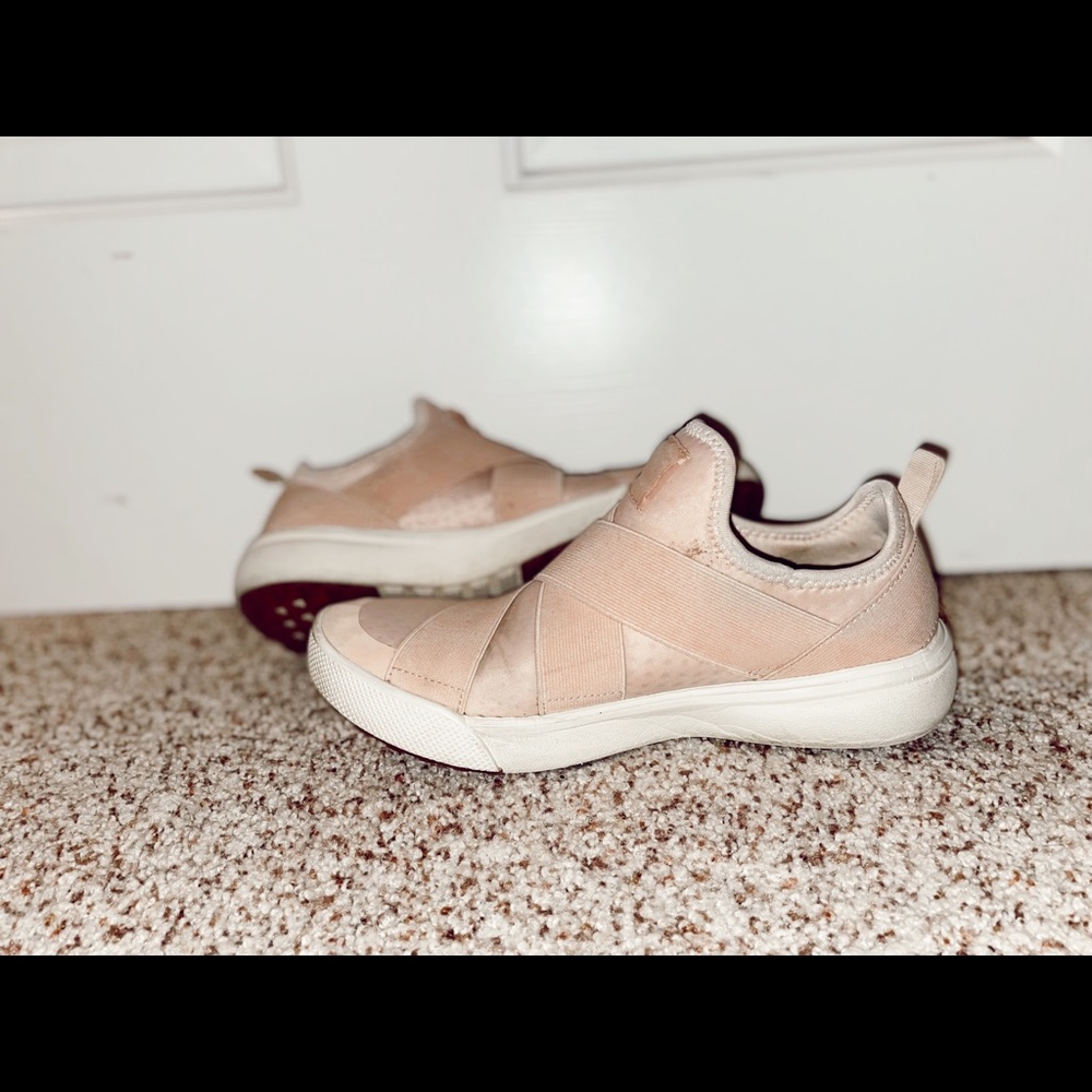 Pink Vans Ultrarange